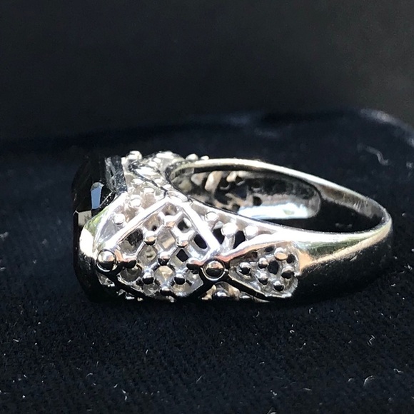 Lia Sophia silver toned ring with brown stone - Picture 3 of 7